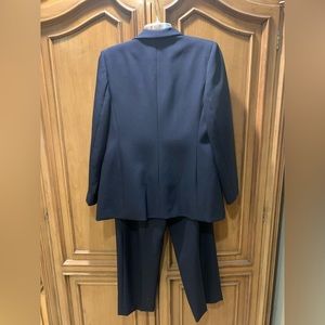 Amanda Smith Navy petite 3 piece suit.